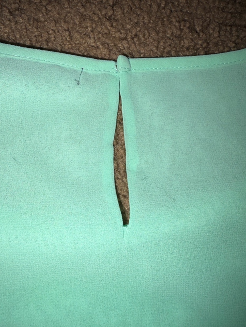 Layered Pintuck Sleeveless blouse - Mint Size Large - Picture 8 of 8